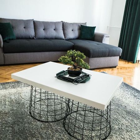 Tania Apartament オラデア エクステリア 写真